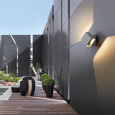 tailor made outdoor wall lamp.png